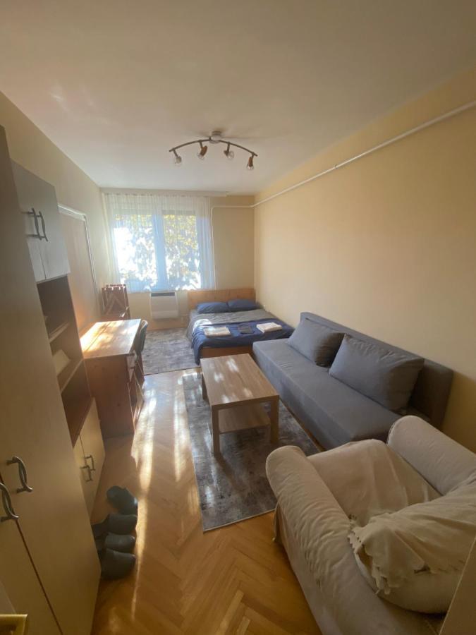 Oeguenc'S Apartment Szeged Buitenkant foto