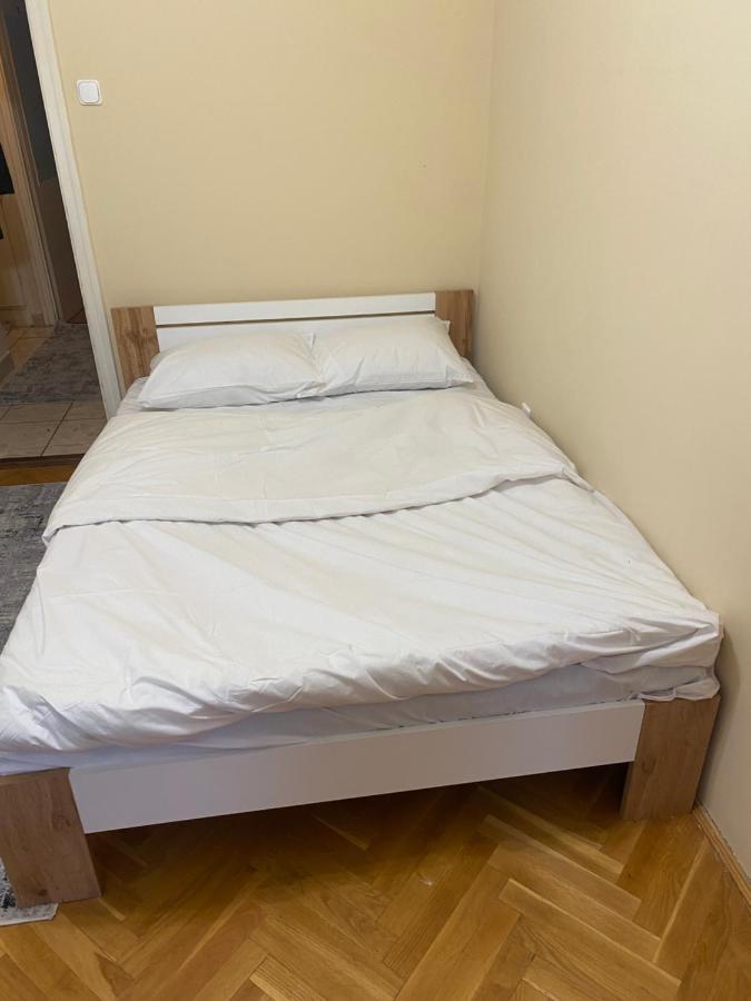 Oeguenc'S Apartment Szeged Buitenkant foto
